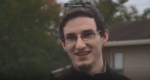 烧烤店老板真诚的笑容