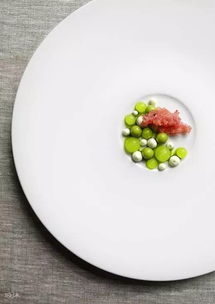 华丽的鹌鹑蛋摆盘艺术