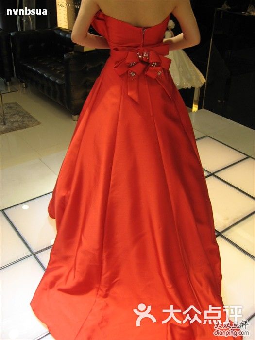 Angelababy 礼服设计独特