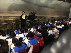 学生听讲抗战历史