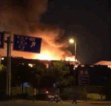 丈夫两次冲进火场救妻 双双烧伤感人至深