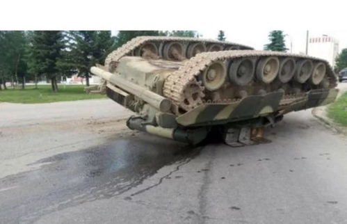 阅兵演练中的打码坦克，到底藏着啥秘密？