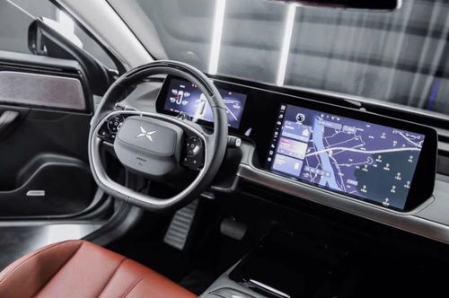 小鹏P7车内智能屏幕