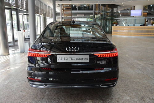 黑色奥迪A6旅行车