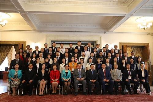 中共代表团在国外合影