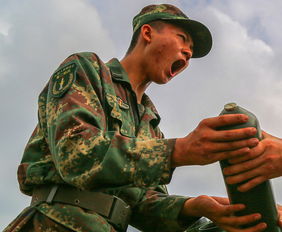 火箭军官兵训练场景