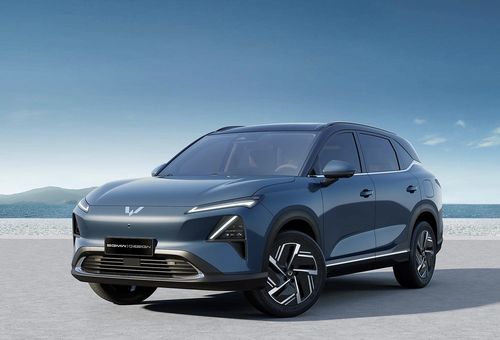 五菱星光730：三动力加持的MPV新星！