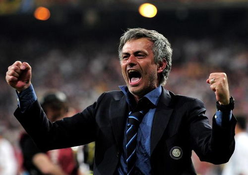 穆里尼奥举杯庆祝