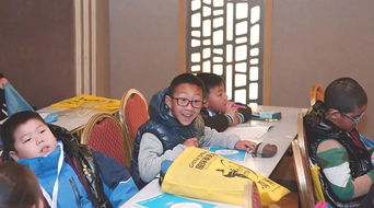 吕霞奋笔疾书的情景