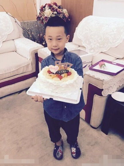 宋丹丹与林永健儿子庆生画面超暖心