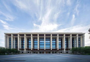 华为半年营收超4270亿！背后故事真精彩