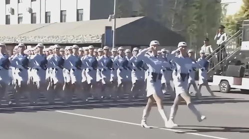 女民兵方队正在进行训练