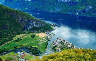 蓝战非抖音打卡挪威，环游世界Vlog引千万关注！