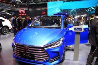 比亚迪展台热闹场景