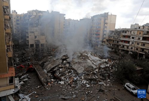 纳赛尔医院遭受空袭后的景象