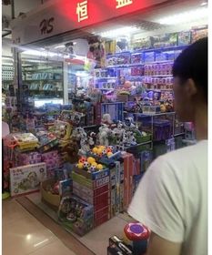 iPhone17发布前夕：华强北已开售手机壳，郑州富士康员工加班忙