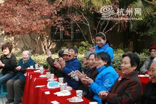 观众欢呼表演画面