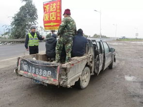 村支书驾驶皮卡车冲向徒步团被困地点