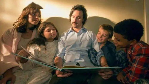 人物在困境中艰难挣扎的画面