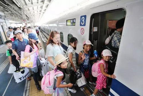 莫迪和石破茂共乘新干线