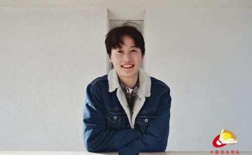 石宇奇站在领奖台上笑容灿烂