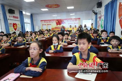 2025年开学第一课：铭记初心，奋勇前行！