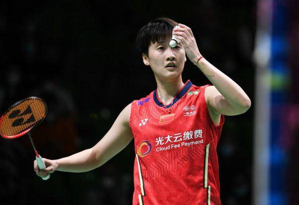 陈雨菲硬扛剧痛上阵，赛后泪洒赛场令人心疼