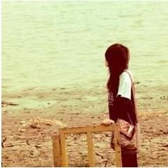 路人镜头下的放羊人：午后的宁静画面