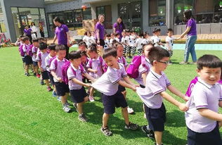 幼儿园开学首日：小萌娃们的‘哭闹大战’