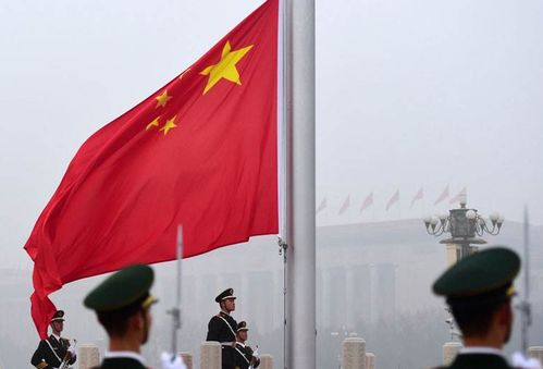 会议现场各国国旗飘扬