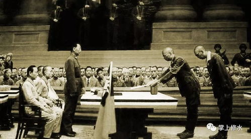 裕仁天皇广播终战诏书场景