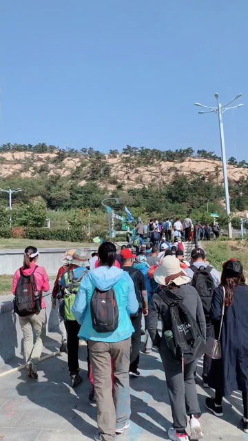 人们进行户外运动