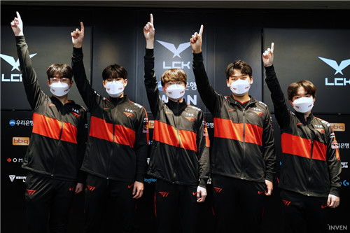 WBG零封UP，登峰组首胜！电竞热血燃起来