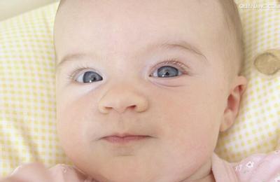 愁眉苦脸的小学生