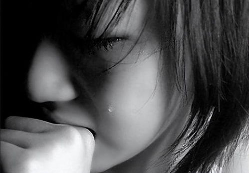 男子5元树脂补牙致全口牙可能脱落，诊所竟无法处理！