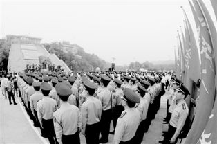 庄严肃穆的大会现场