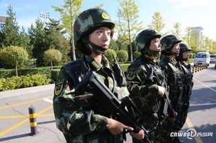 全副武装的士兵列队等待命令