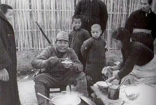 民众愁容满面的表情