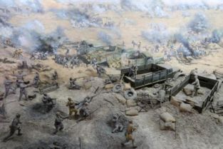 九三胜利日文艺晚会上开场短片太感人