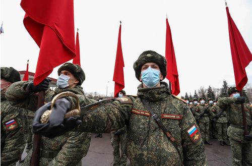 士兵们紧张训练