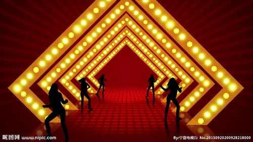 绚丽灯光下的舞者翩翩起舞