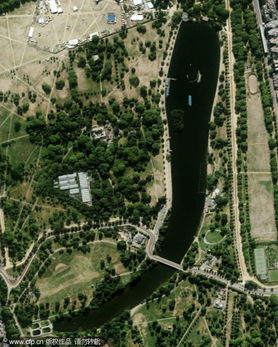 阅兵观礼台布局竟呈'众'字形？背后大有深意！