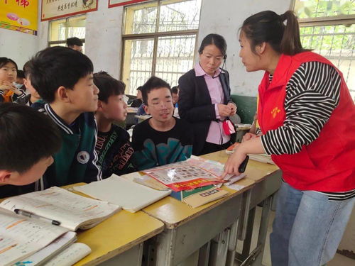 浙工大校长雨中致辞，学生‘搞笑’撑伞，开学典礼别样温馨