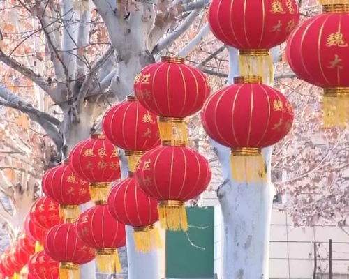 大红灯笼点亮