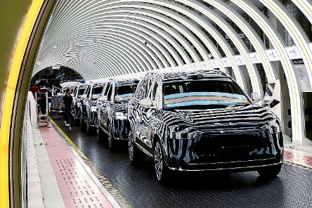 赛力斯汽车展示