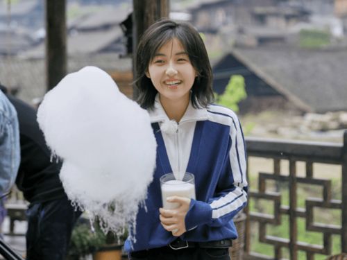 九三文艺晚会超半数演员为00后！