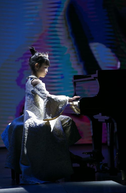 19岁女生担任阅兵长号手，她的故事太燃了！