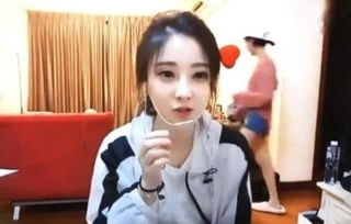 轻于鸿毛！闺蜜直播大爆料，许荔莎与于正开启撕逼大战