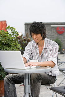 在大厂等死的中年人：逃离还是坚守？