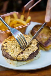 复旦食堂惊现爆款美食！鹅肝汉堡引万人空巷